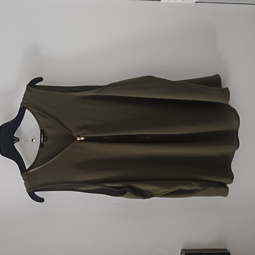 Size 1X olive green dress top from ambiance